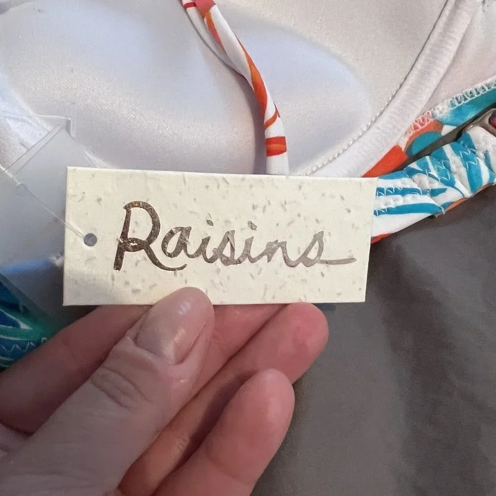 Raisins Juniors' Printed‎ Moonshadow Underwire Bikini Top - Riviera Maya Multi L